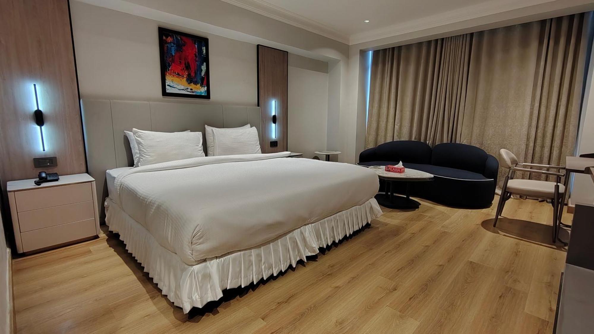 Hotel Mhone 4*